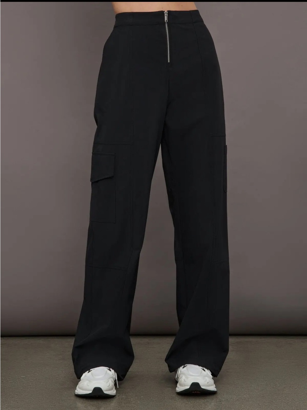 Black High-Waist Wide-Leg Cargo Pants with Front Zip